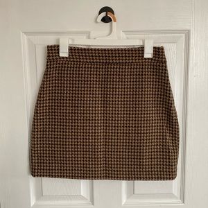 Houndstooth Banana Republic mini skirt